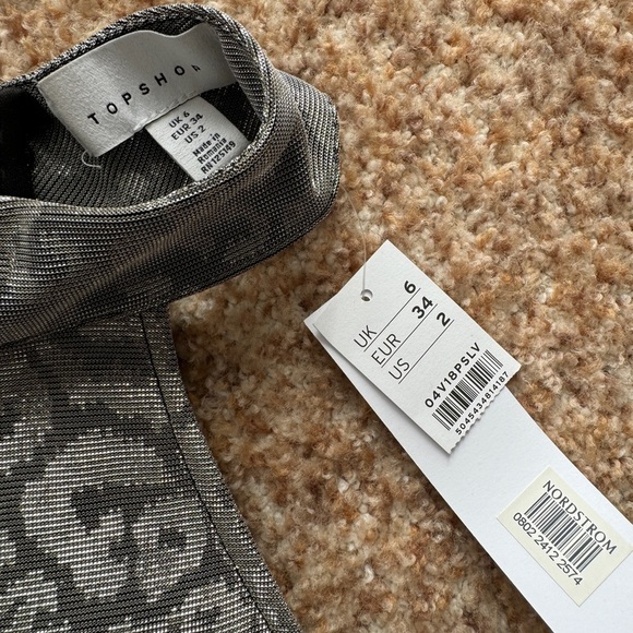 NWT Topshop High Neck Sleeveless Crop Top rare size 2 - Picture 3 of 4